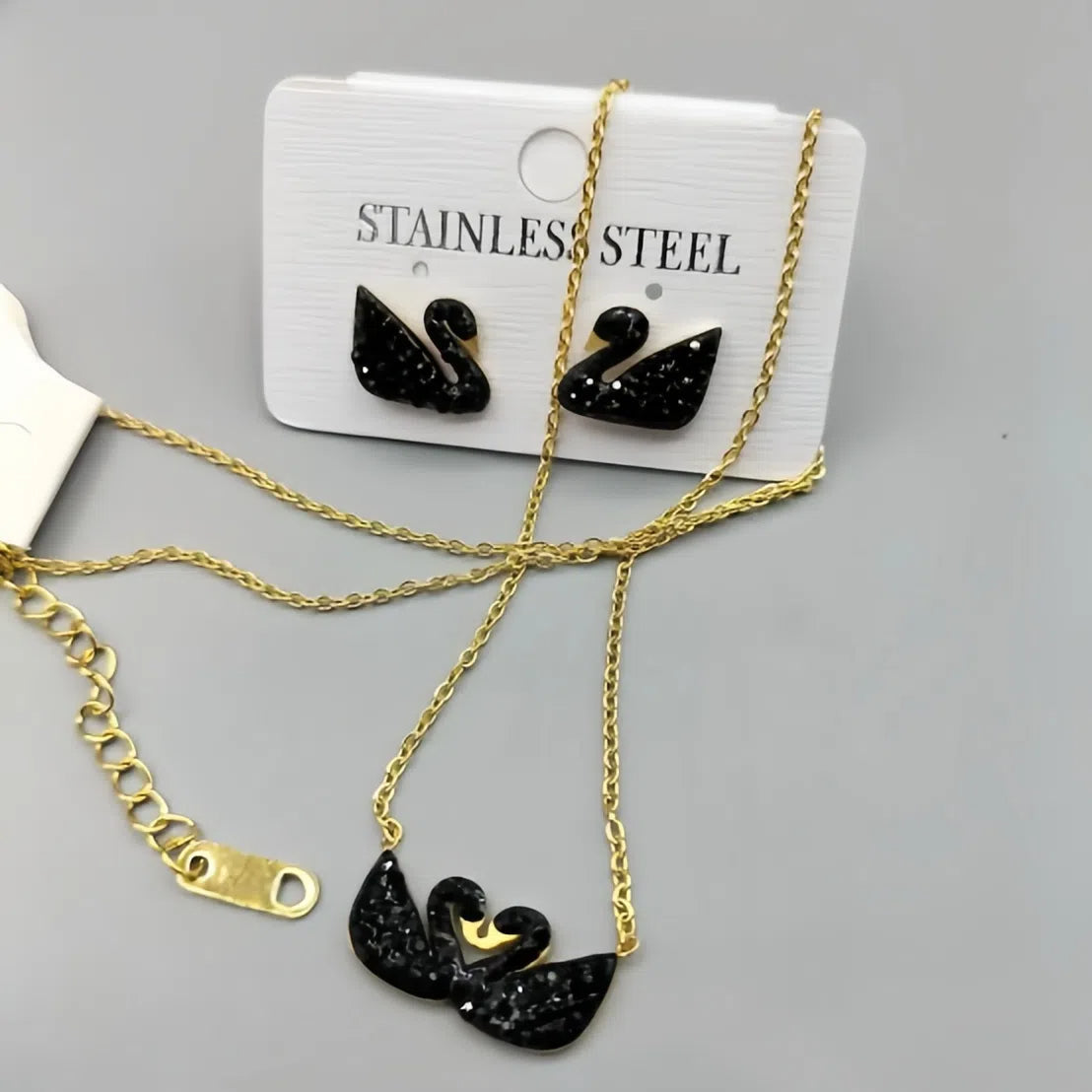 Majestic Swan Jewelry Set – Gold & Black